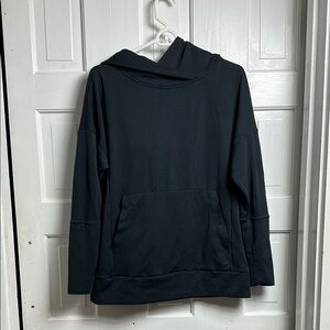 Saucony Hooded Front Pocket Long Sleeve Sweatshirt Black  size Medium